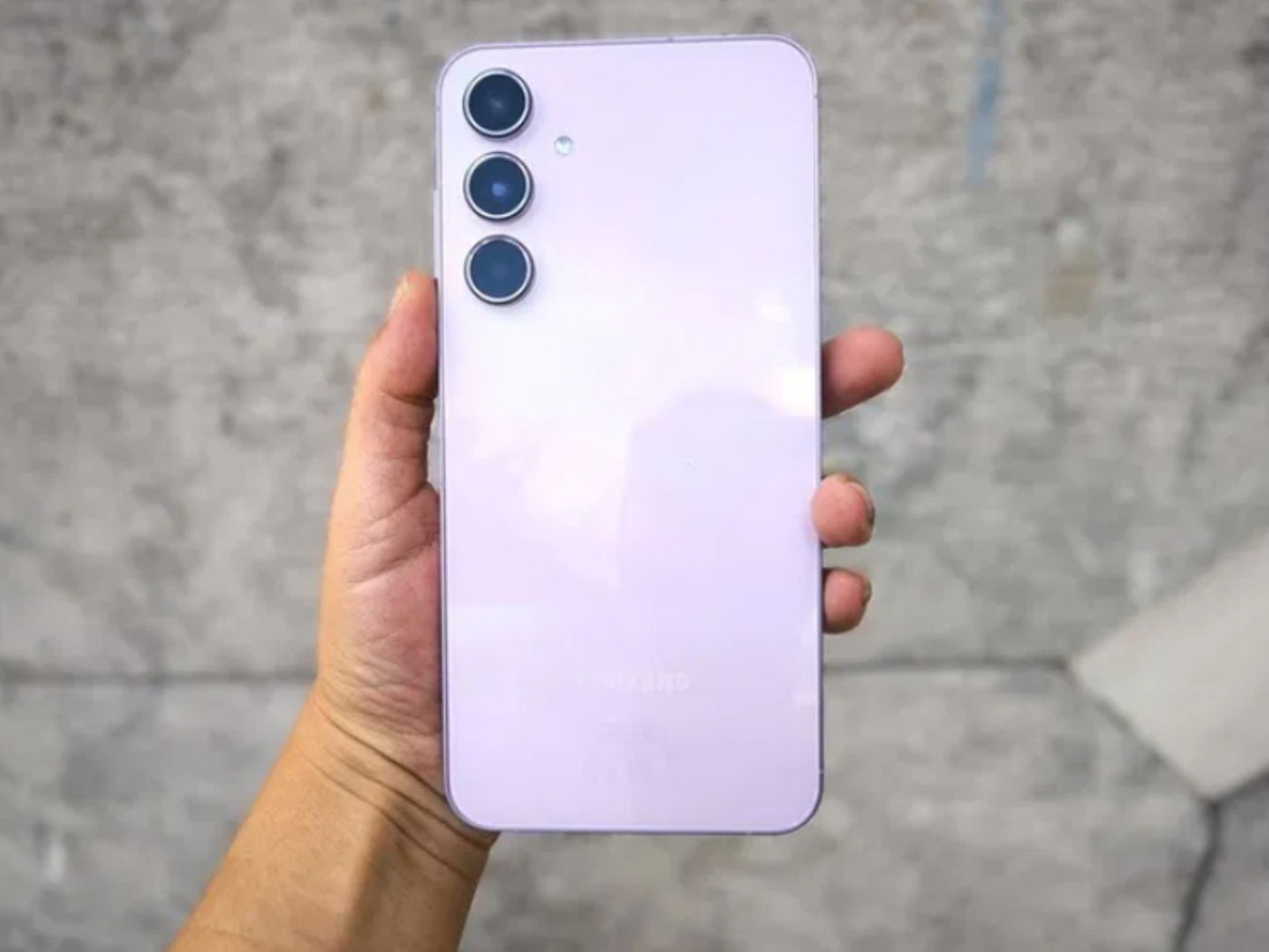 2 telemóveis ótimos na qualidade/preço e que não passam os 400€