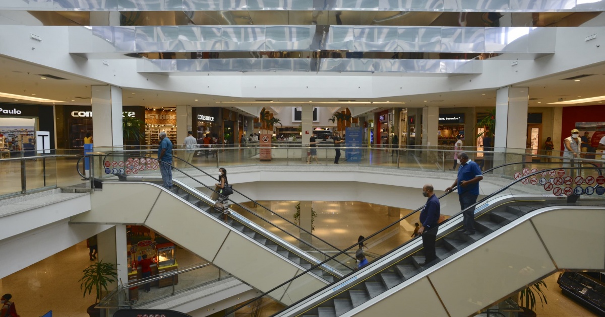 Moda, beleza e eletrônicos lideram intenções de compra para o fim de ano, aponta estudo