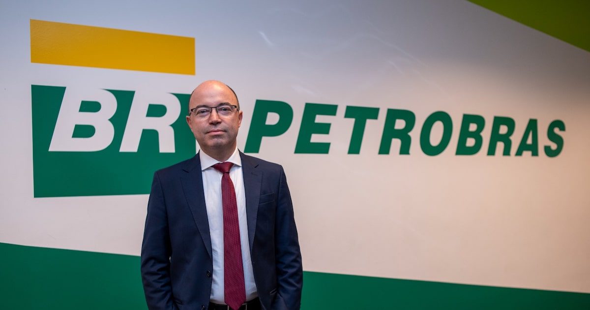 Não é preciso correr para dar reajuste nos combustíveis, diz diretor da Petrobras