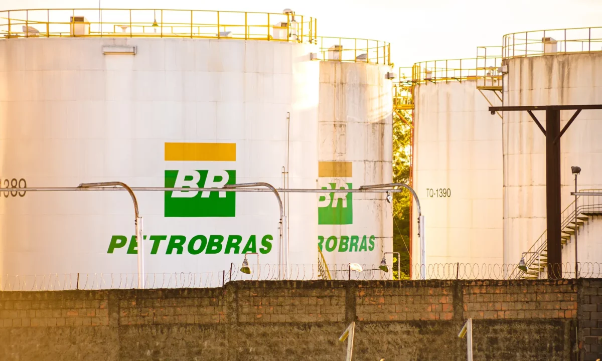 Petrobras (PETR3; PETR4) recebe denúncia para afastar membro do Comitê de Segurança; entenda