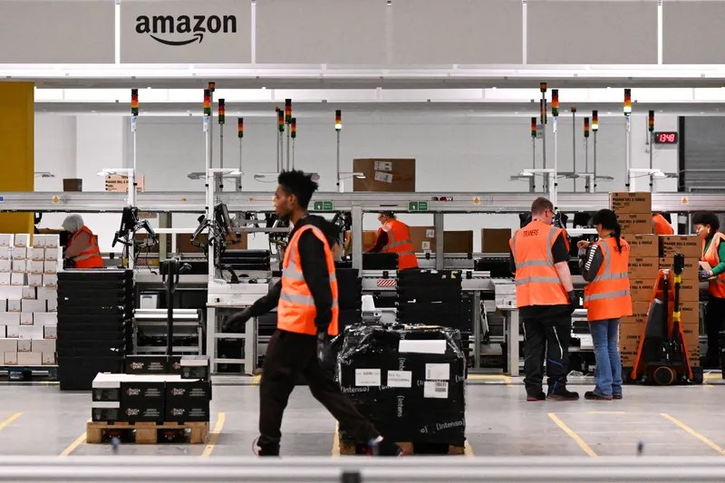 Trabalhadores da Amazon nos EUA anunciam greve na véspera do Natal – Portal Verdade