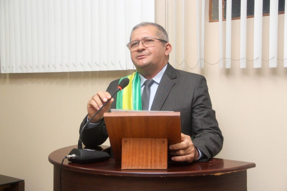 Prefeito de Codajás pretende gastar mais de R$1,6 milhão em materiais de informática