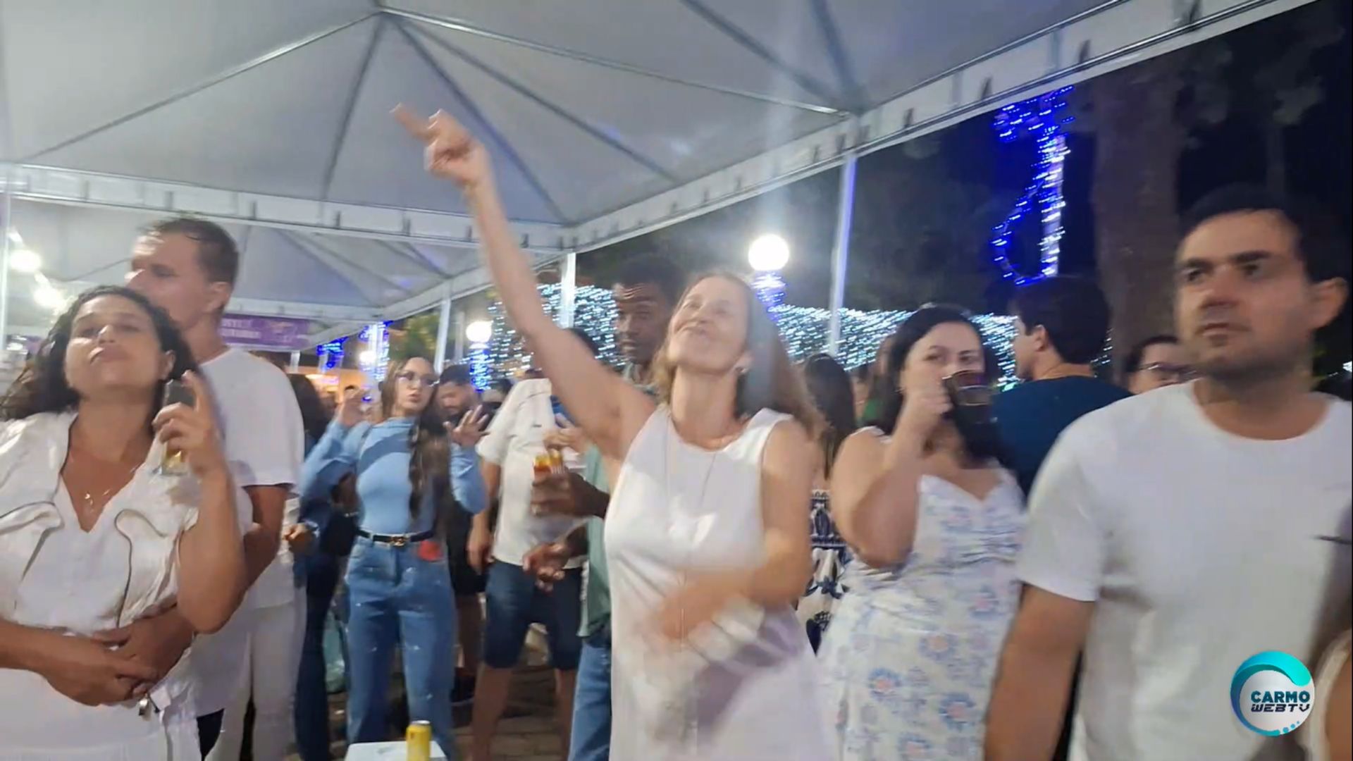 VÍDEO: RÉVEILLON NA PRAÇA ANIMA A CHEGADA DO ANO NOVO