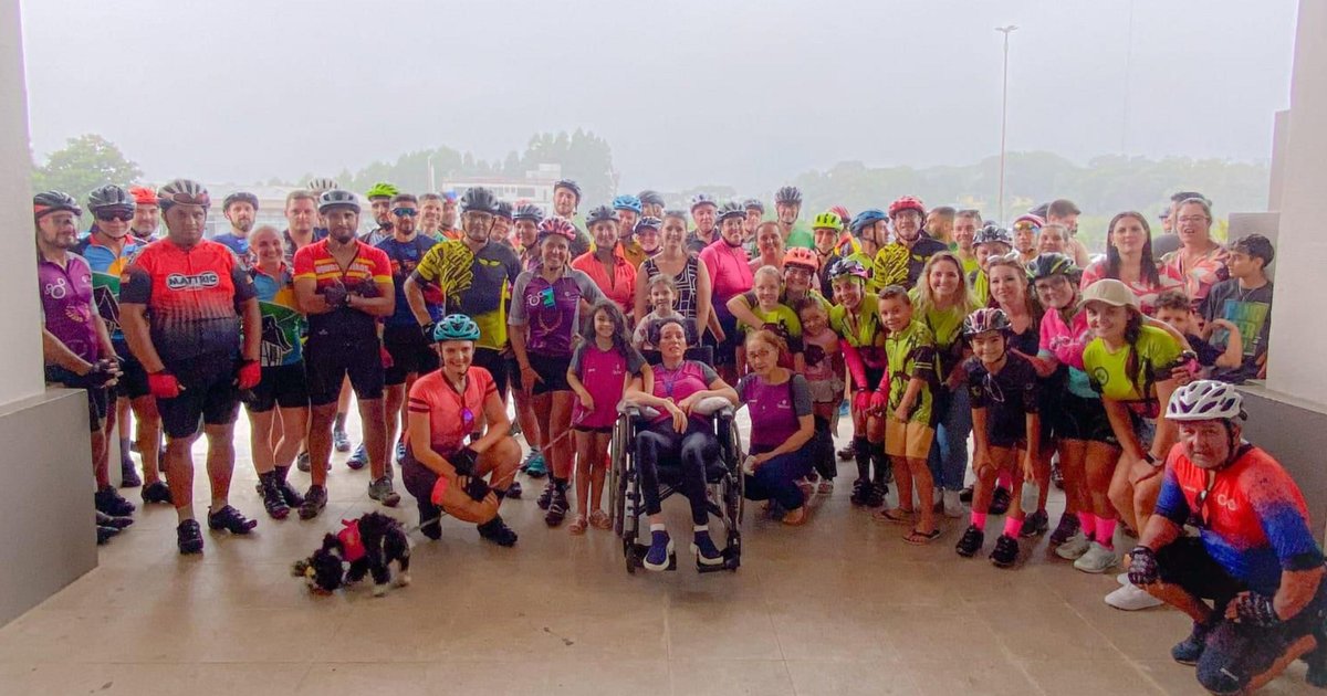 Amigos de professora que sofreu acidente em SC, realizam pedalada em homenagem ao aniversário da ciclista