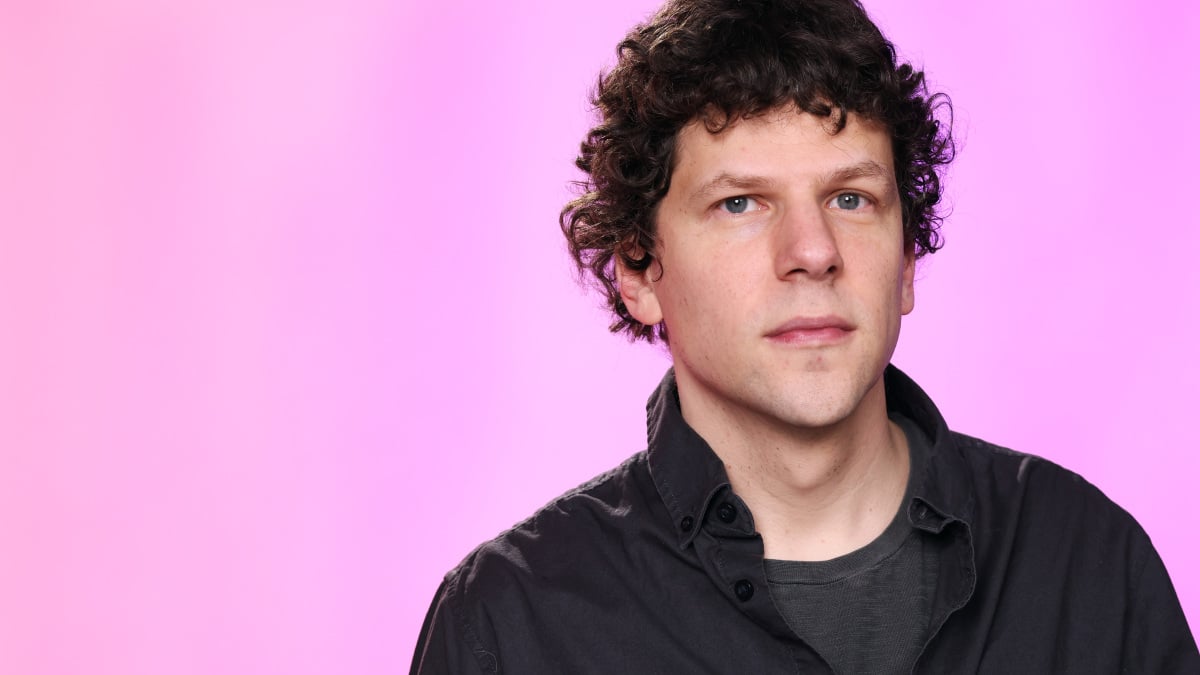 Jesse Eisenberg usou o Chatgpt para entender sua ansiedade em pedir um bagel