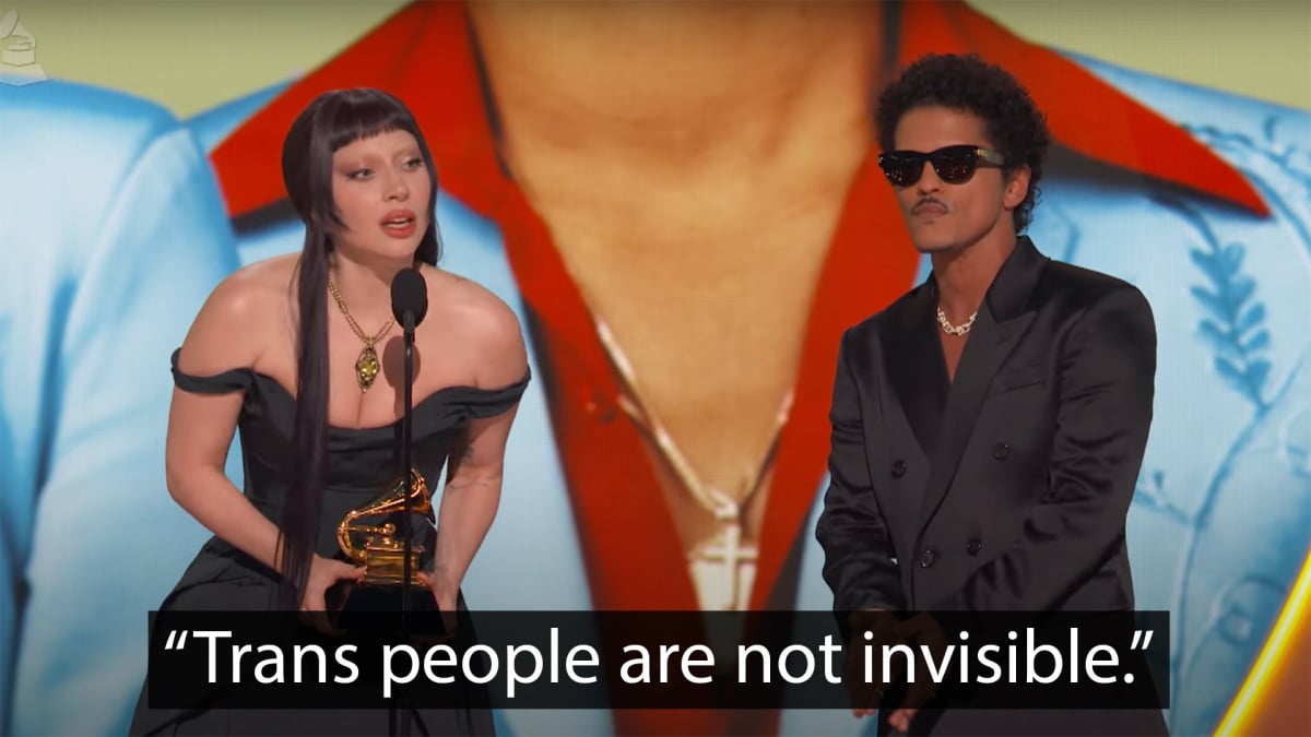 Lady Gaga envia uma mensagem para pessoas trans durante o discurso de aceitação do Grammy