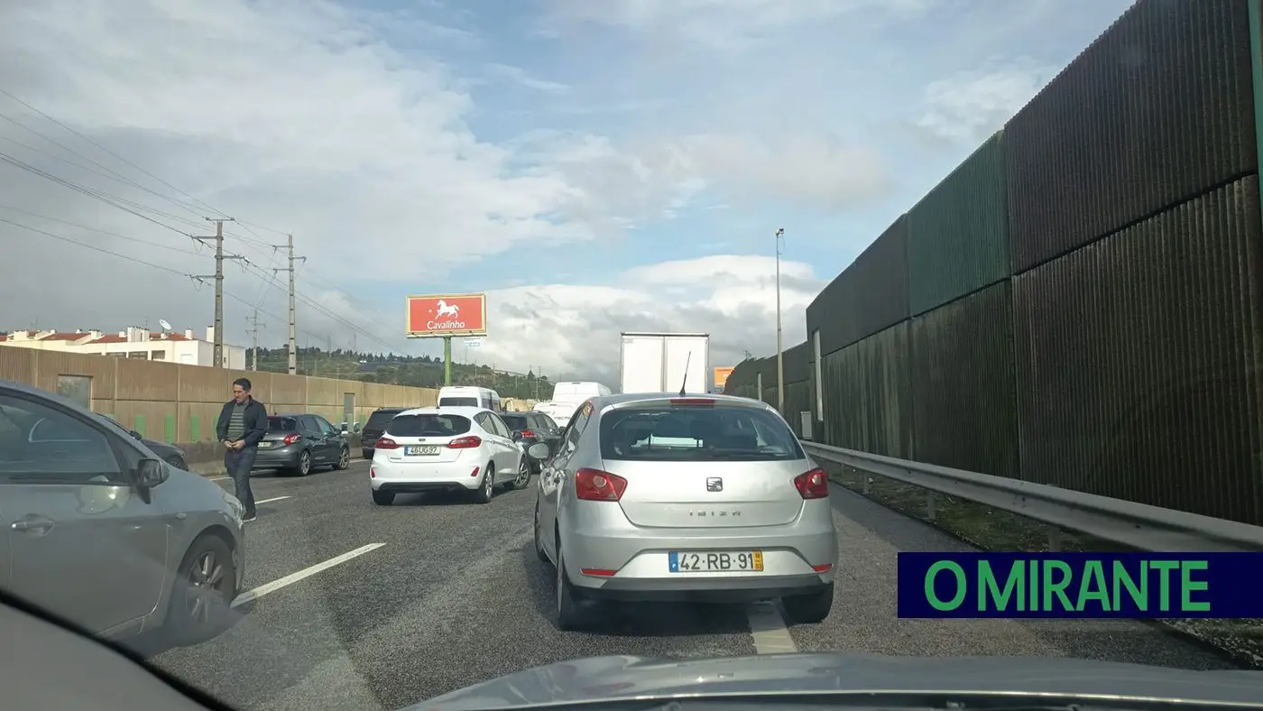 Despiste na A1 em Vila Franca de Xira provoca fila com mais de duas horas de espera