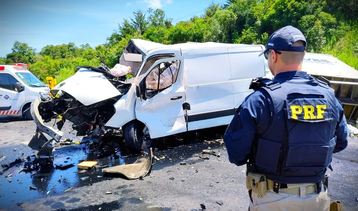 PRF confirma dois óbitos em grave acidente na BR-277, em Irati