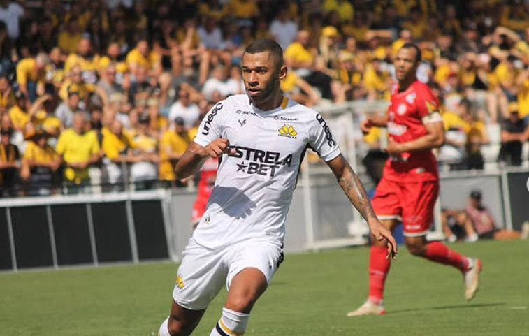 Vasco tem Fabinho como 'plano B' em outras negociações que ocorrem por fora