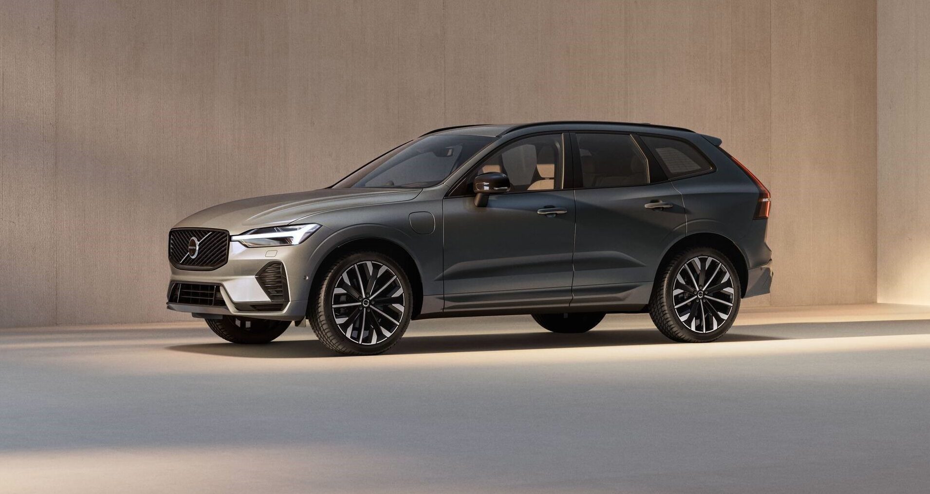 Volvo XC60 é atualizado e chega no segundo semestre ao Brasil