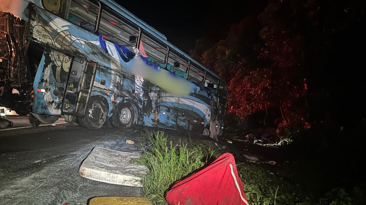 vítimas de grave acidente com ônibus na BR-376 relatam pânico e desespero
