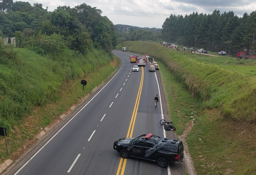 Acidente com morte de PM interdita Contorno Norte de Curitiba