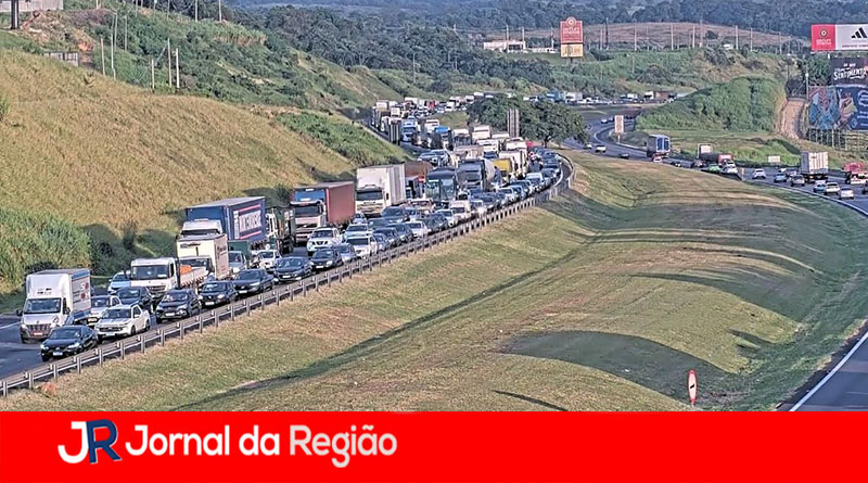 Acidente em Jundiaí provoca 10 Km de lentidão na Bandeirantes