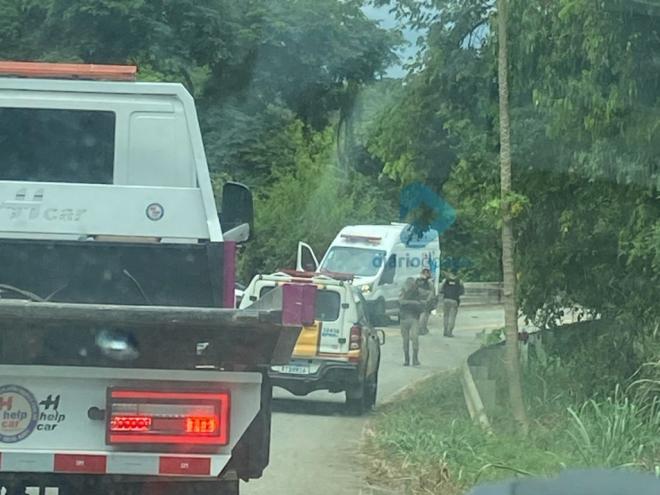 Acidente entre moto e caminhão resulta em morte na LMG-759