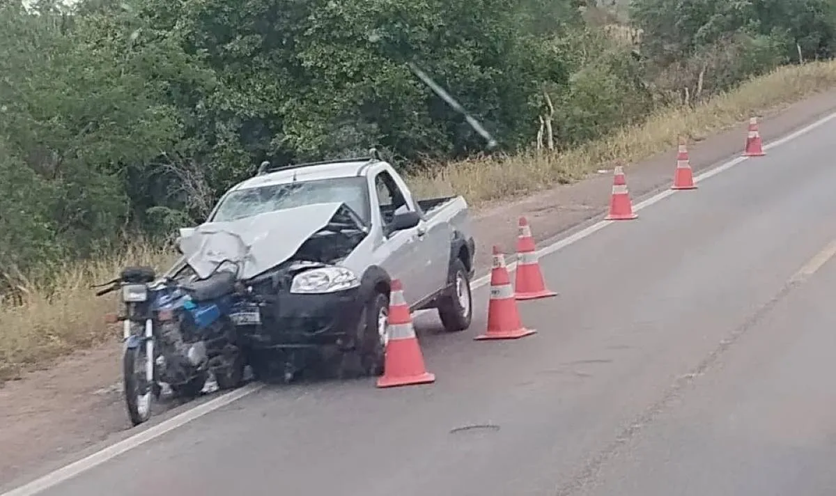 Duas pessoas morrem em acidente na BR-324