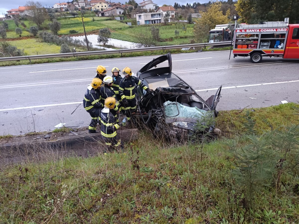 IP3 cortado devido a colisão com uma vítima mortal e dois feridos