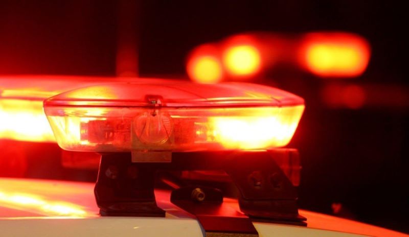 Jovem morre em acidente entre moto e ônibus na rotatória da Rodovia Carlos João Strass