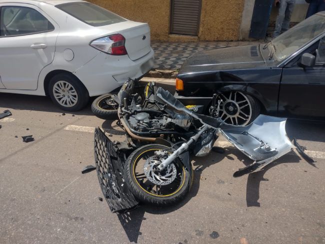 Motociclista fica ferido em acidente na Av. Almirante Barroso - Varginha Online