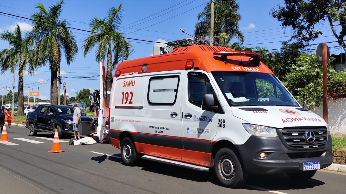 Motociclista sofre fraturas após acidente na Av. Getúlio Vargas - São Carlos Agora