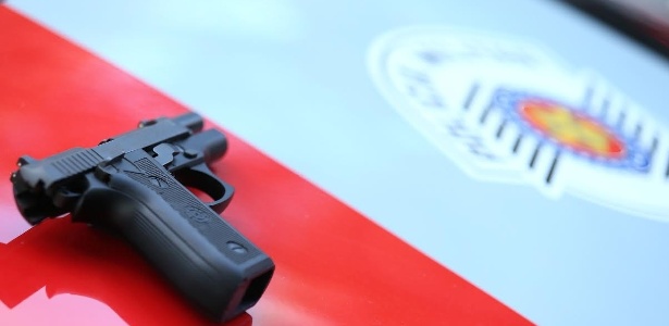 Arma estava em cima da cama e foi disparada acidentalmente pelo animal (imagem ilustrativa)