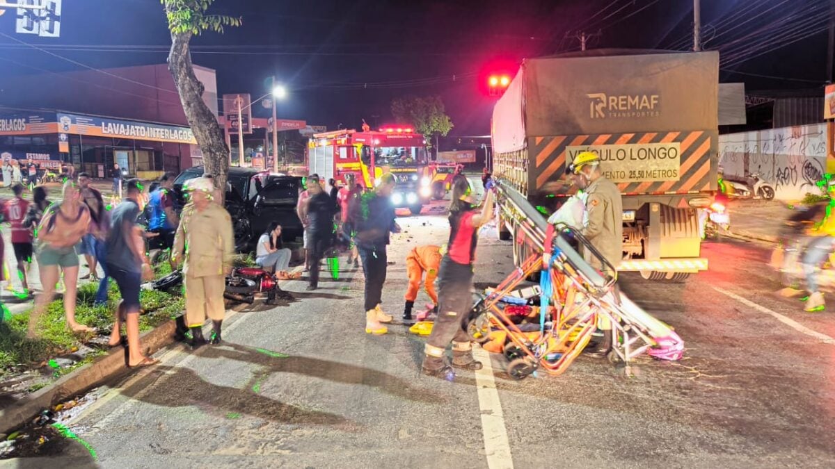 Motociclista morreu e jovem que estava na garupa foi hospitalizada em estado grave (Foto: Bombeiros)