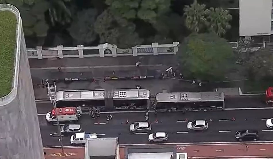 Acidente com ônibus deixa 7 feridos na Avenida Paulista