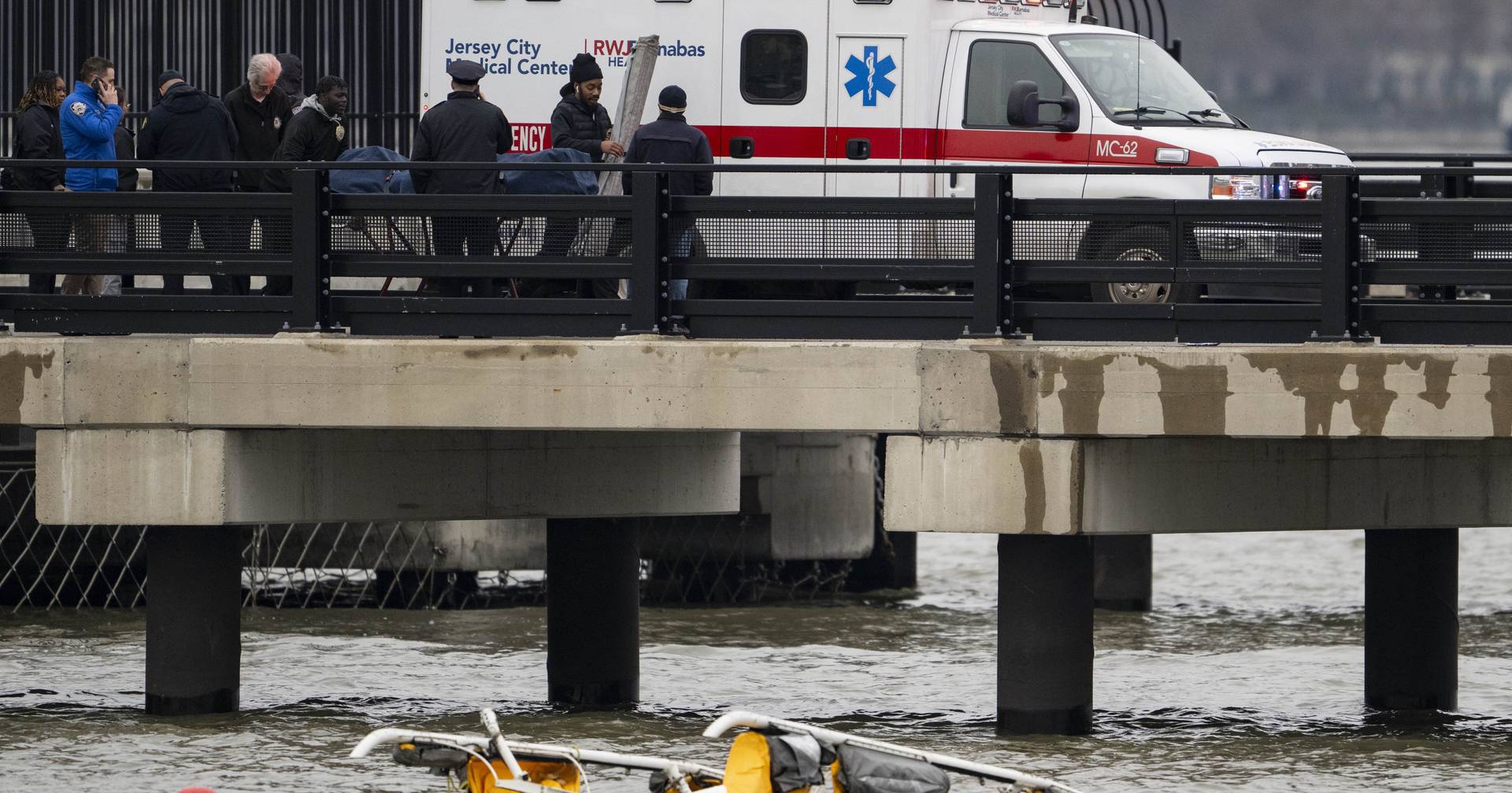 Acidente com um helicóptero em Nova Iorque mata cinco elementos de uma família espanhola e o piloto