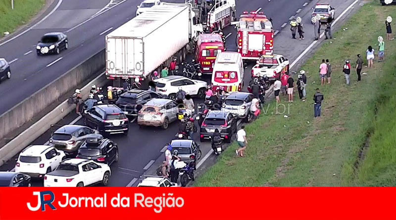 Acidente em Vinhedo provoca interdição da Anhanguera