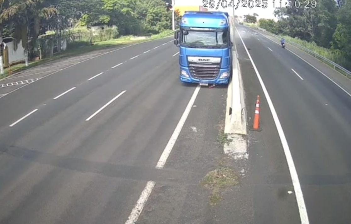Câmeras registram acidente que terminou com morte de caminhoneiro em Marília • Marília Notícia