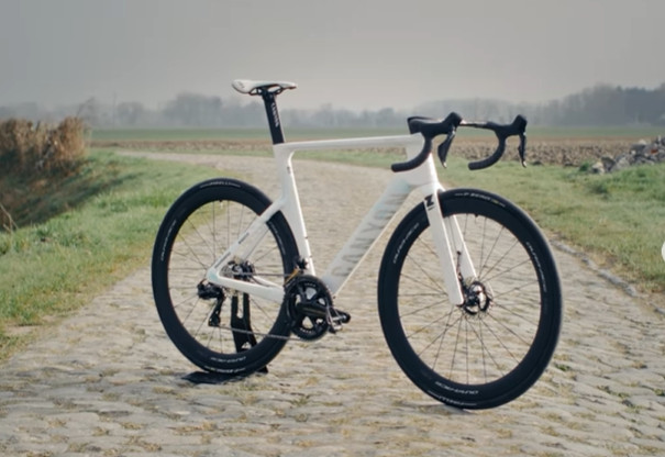 Canyon revela a nova Aeroad CFR de Mathieu van der Poel, confira o preço e o vídeo promocional