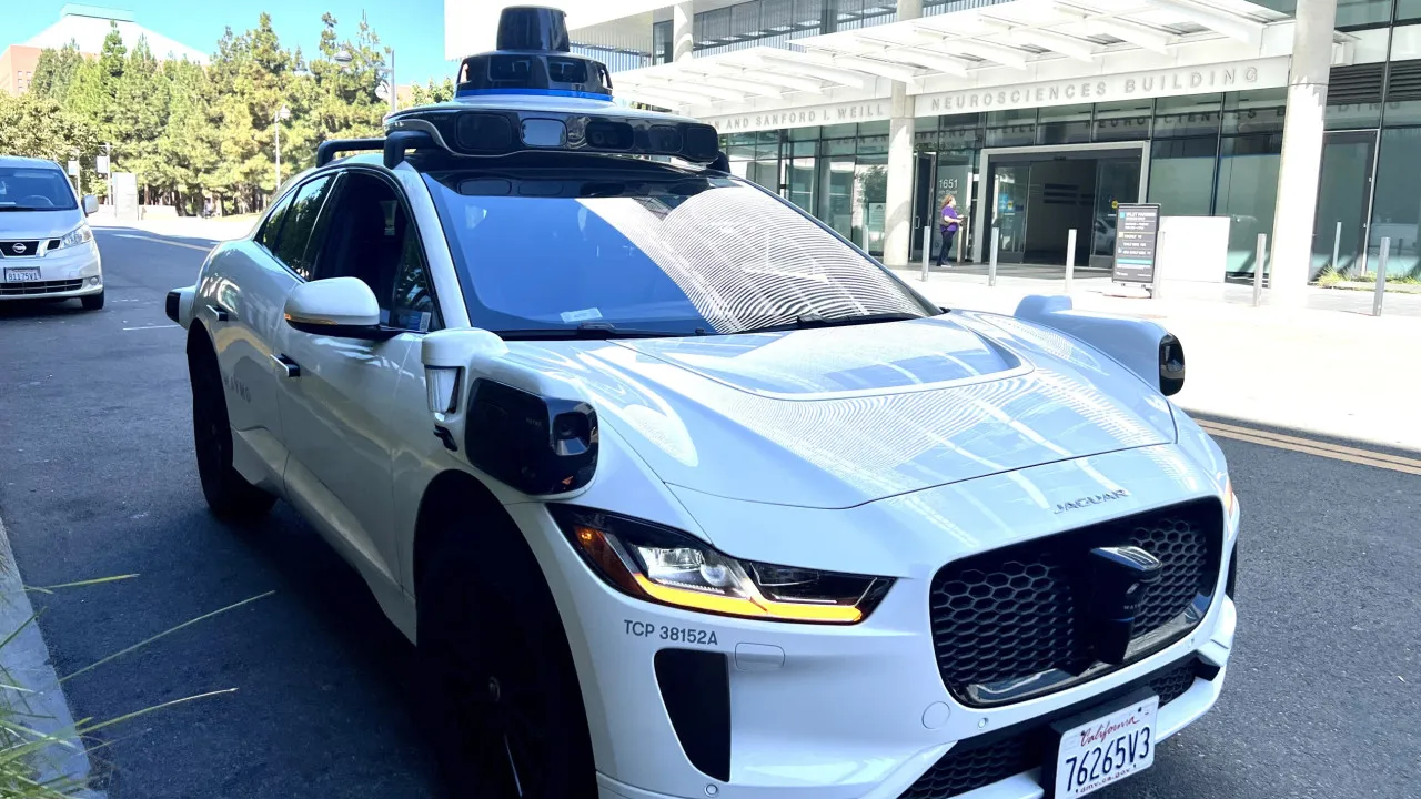 Carros autónomos da Waymo serão testados fora dos EUA