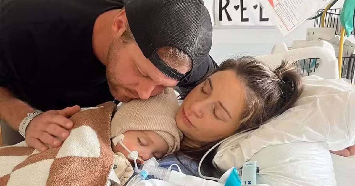 Influenciadora alerta após filho de 1 ano morrer em acidente com espelho