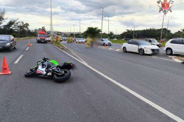 Motociclista de 51 anos morreu em acidente na EPTG neste sabádo  -  (crédito: CBMDF)