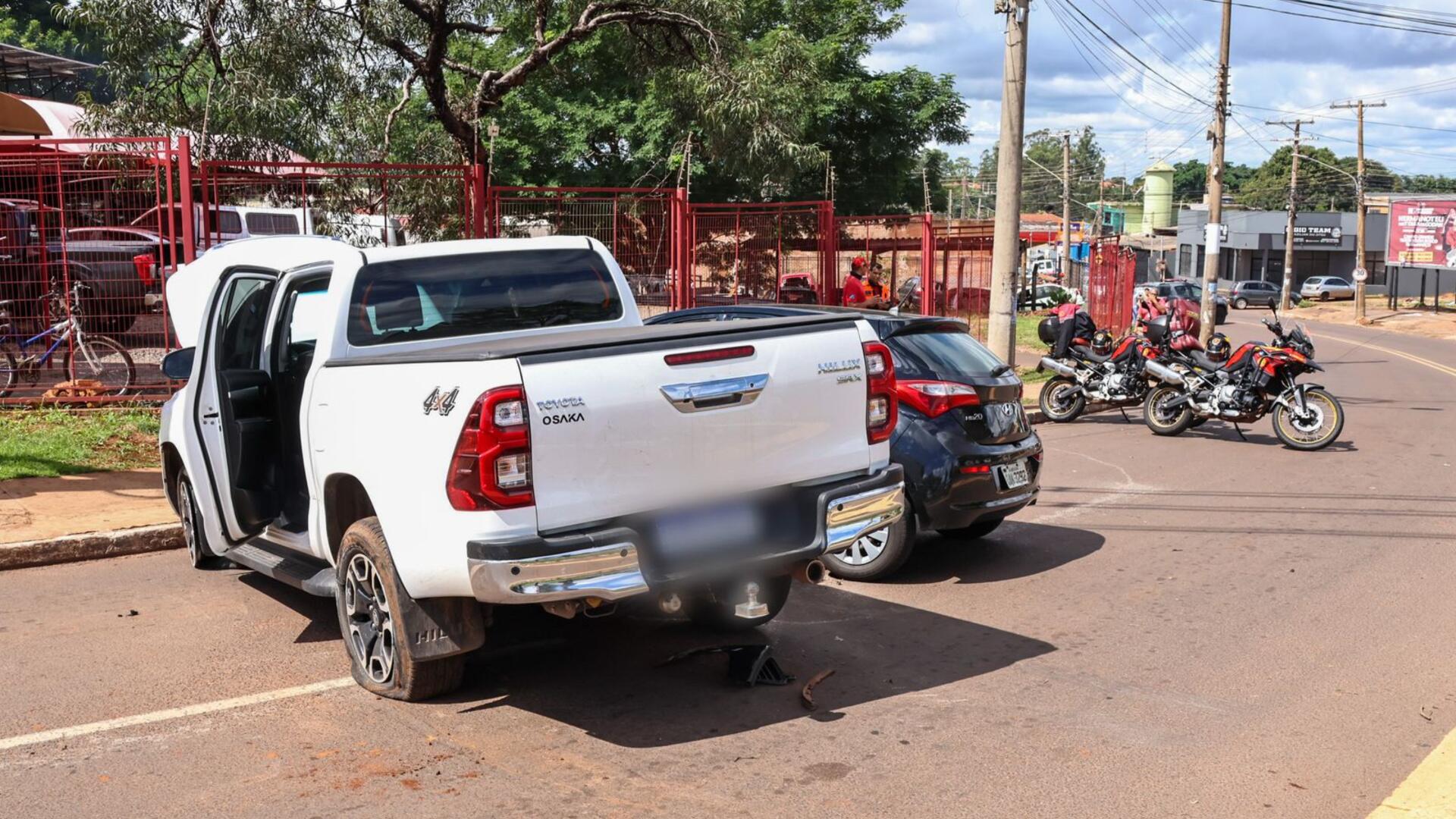 Perseguição a caminhonete na Gunter Hans acaba em acidente em Campo Grande