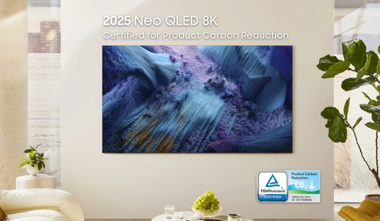 Imagem de uma TV com certificação de redução de Carbono da Samsung