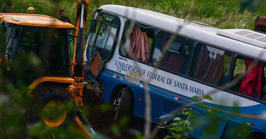 Seis pessoas permanecem hospitalizadas após acidente com ônibus em Imigrante