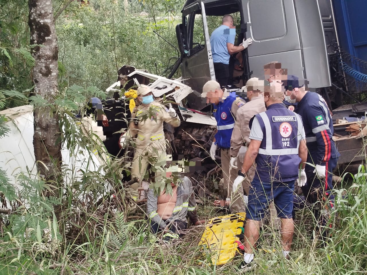 VÍDEO: bombeiros divulgam detalhes de acidente com nove vítimas; quatro morreram