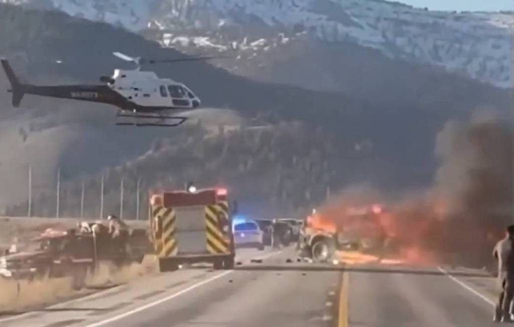 Acidente com van de turistas mata 7 perto de Yellowstone - 02/05/2025 - Mundo