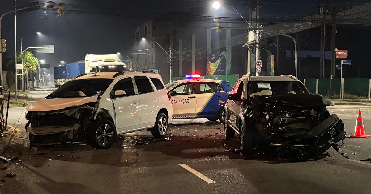 Acidente deixa três feridos na zona norte de Porto Alegre na madrugada desta segunda-feira