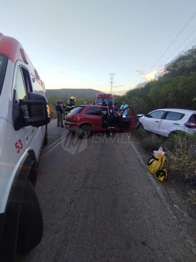Acidente grave na RN 041, entre Lagoa Nova e Currais Novos: três carros evolvidos e uma vítima fatal