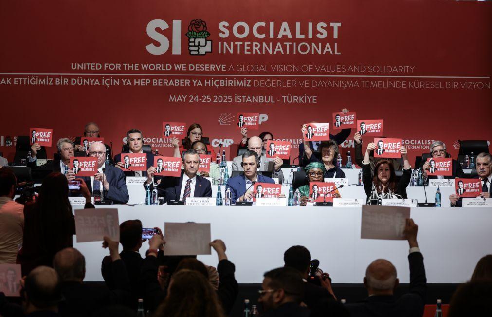 Internacional Socialista apela à libertação de autarca de Istambul