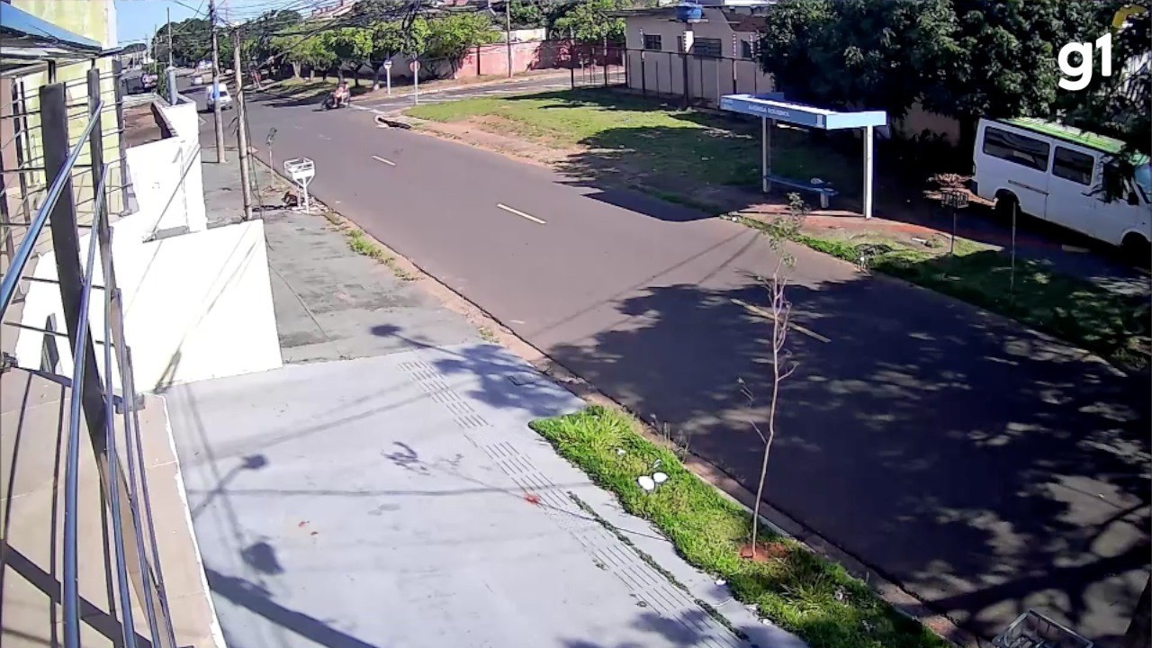 Mãe morre e filha perde bebê após acidente com motocicleta em Campo Grande; veja vídeo - G1