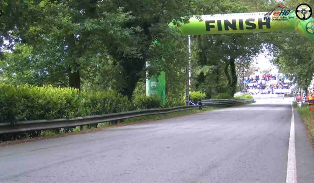 Rampa da Falperra: acidente interrompe subidas - AutoSport