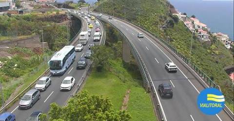 Trânsito muito congestionado na Via Rápida devido a acidente (com fotos)