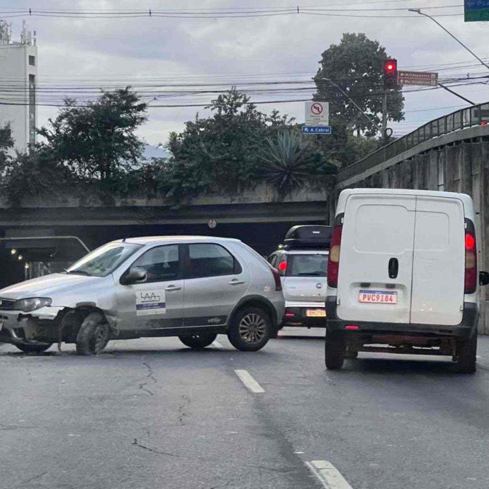 Acidente mata pessoa e outro deixa trânsito lento em BH nesta terça (10)