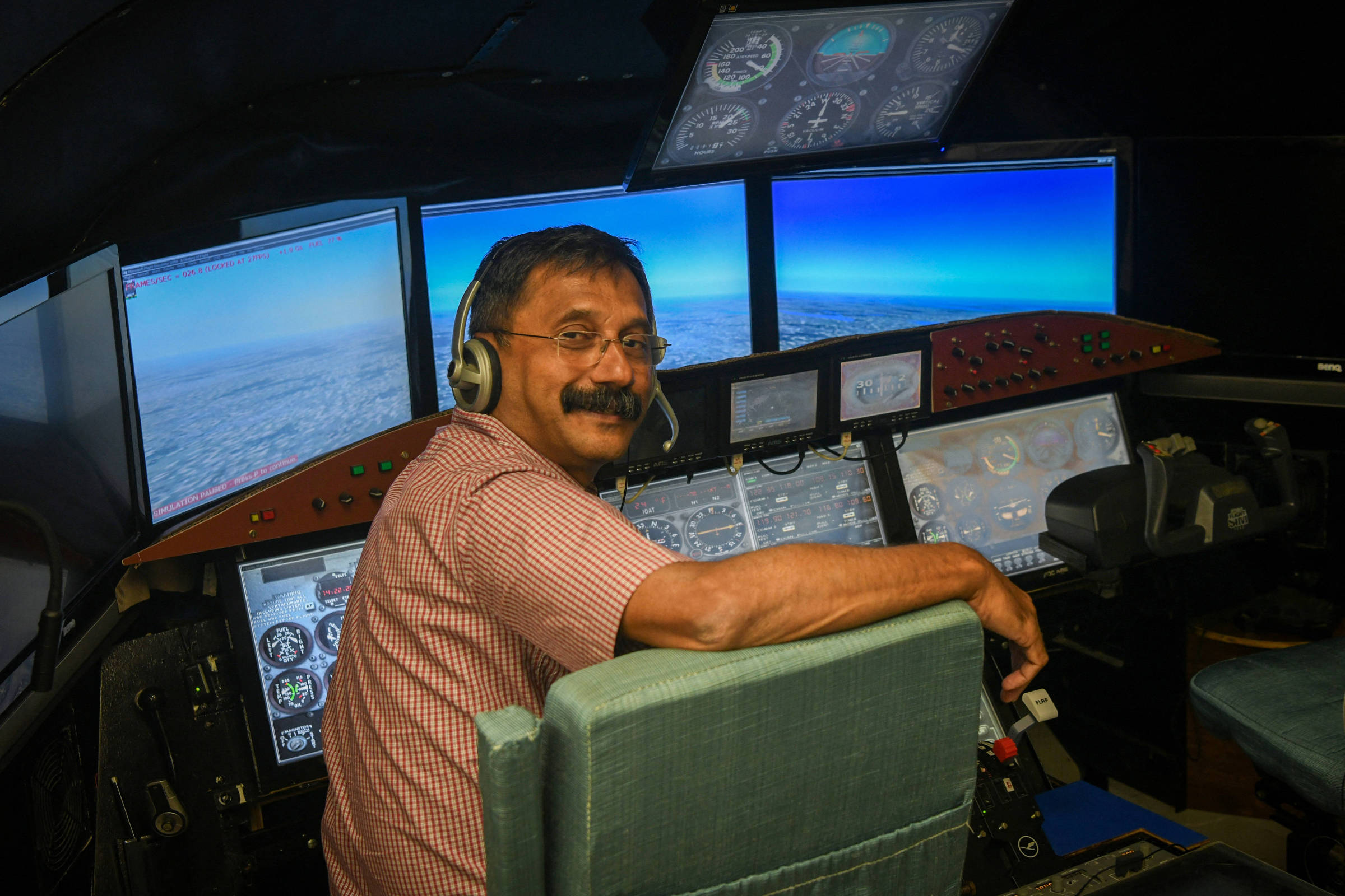 Ansiedade de voar atinge pico na Índia após acidente fatal - 25/06/2025 - Equilíbrio