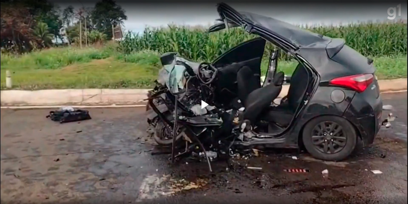 Colisão frontal mata moradores de Marília na PR-323 em Sertanópolis • Marília Notícia