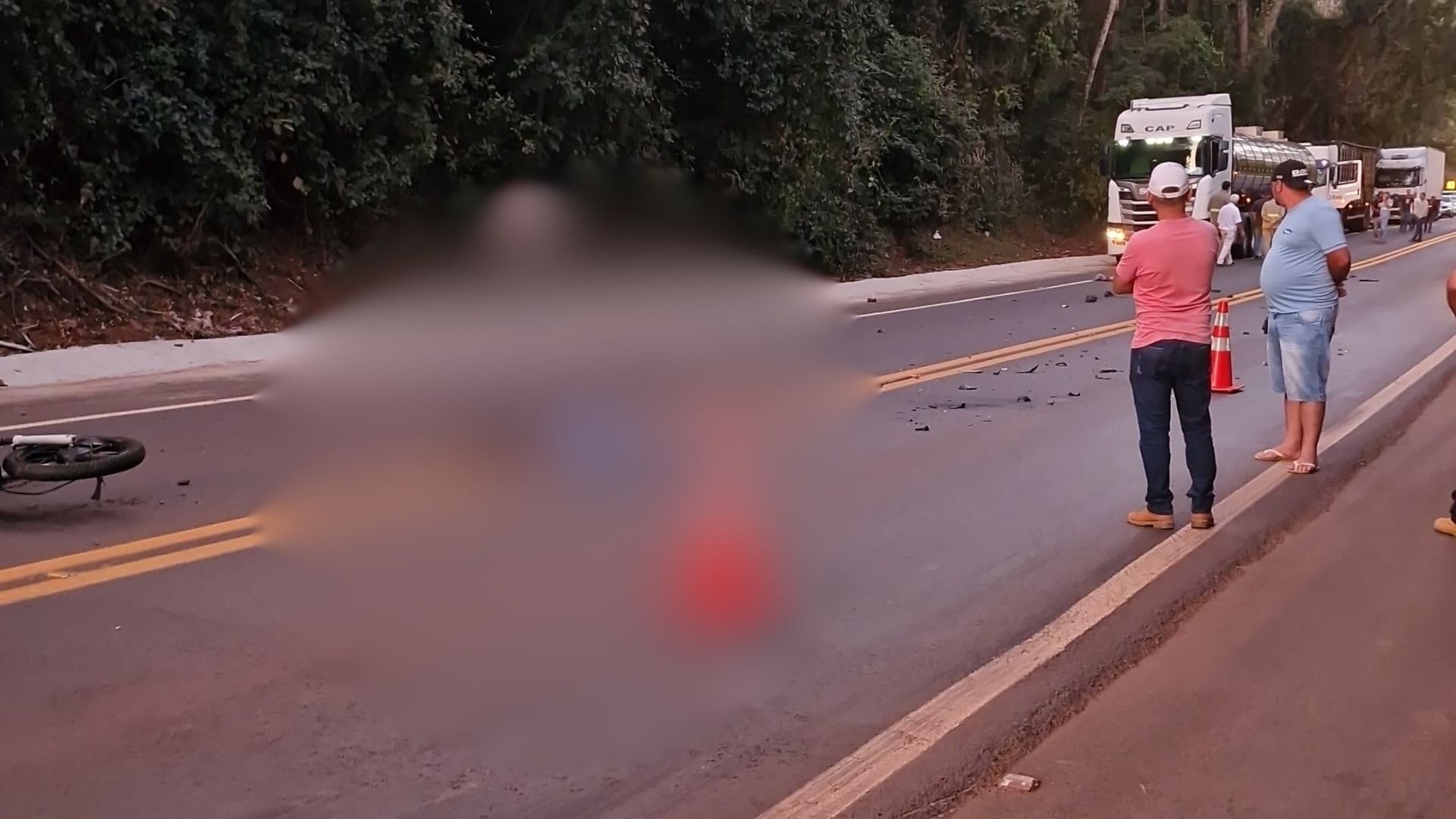 Dois acidentes em menos de cinco horas na BR-365 deixam duas pessoas mortas - G1