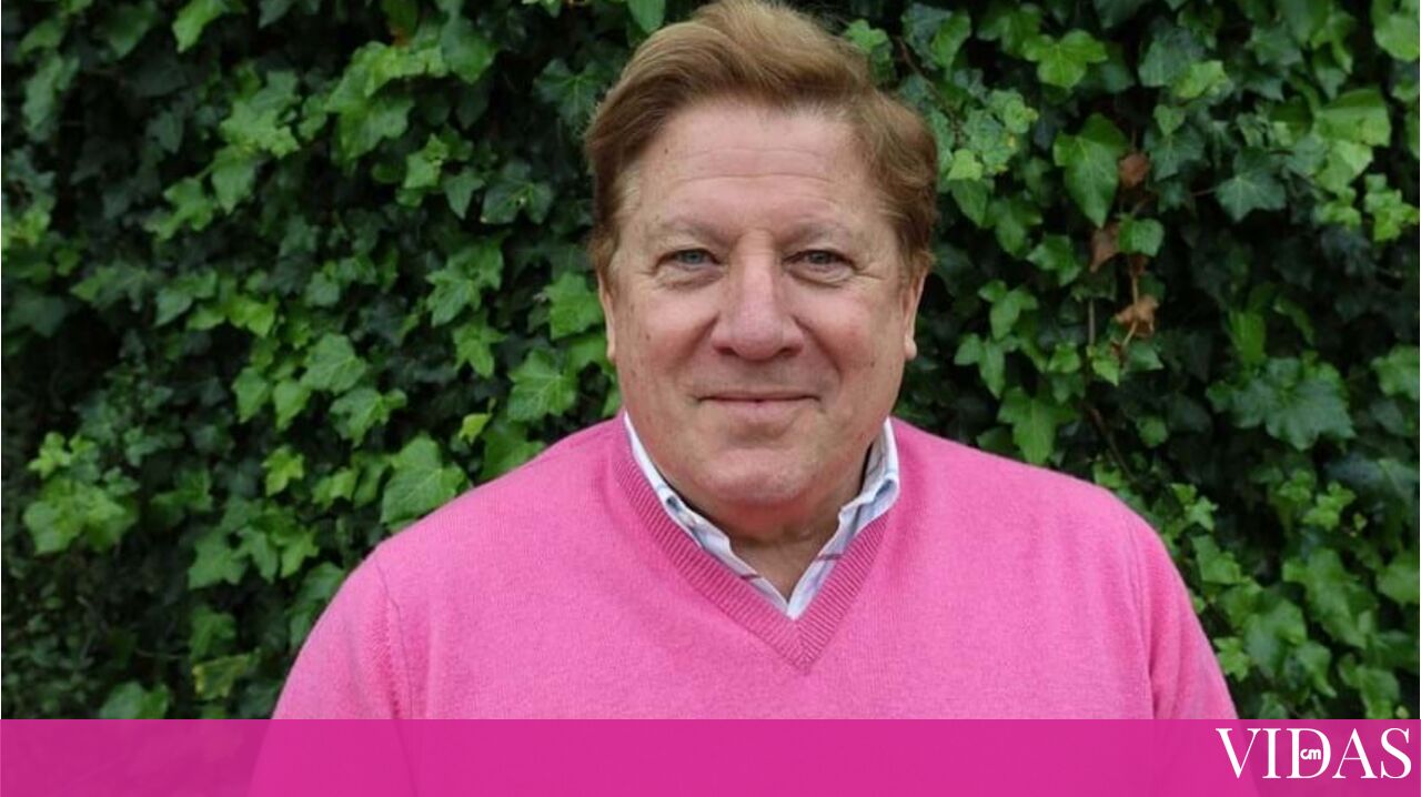 Herman José sofre acidente aparatoso e sobe ao palco numa cadeira de rodas e de braço ao peito - Últimas