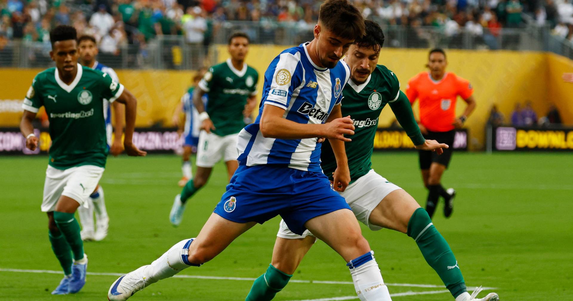 Jogador do FC Porto Martim Fernandes envolvido em acidente de viação